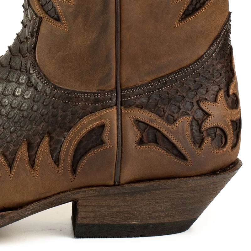Handgefertigte Westernstiefel CowboyStiefel für Herren aus dunkelbraunem geöltem Leder 2567 Texanas
