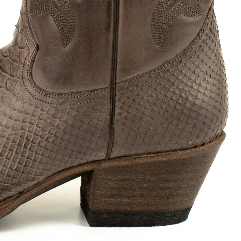 Handgefertigte Westernstiefel CowboyStiefel für Damen aus dunkelbraunem Leder 2524