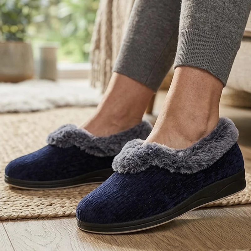 Wide Fit Faux Fur Memory Foam Slippers - QING44002 / 329 840 - Navy