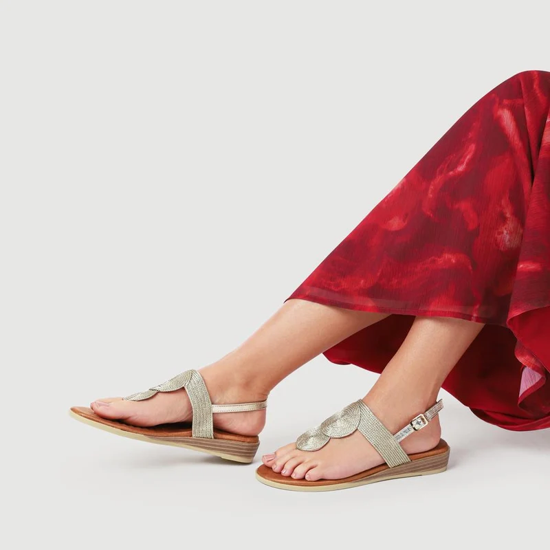 Buckled Toe Post Sandals - BAIZH41050 / 327 218 - Gold