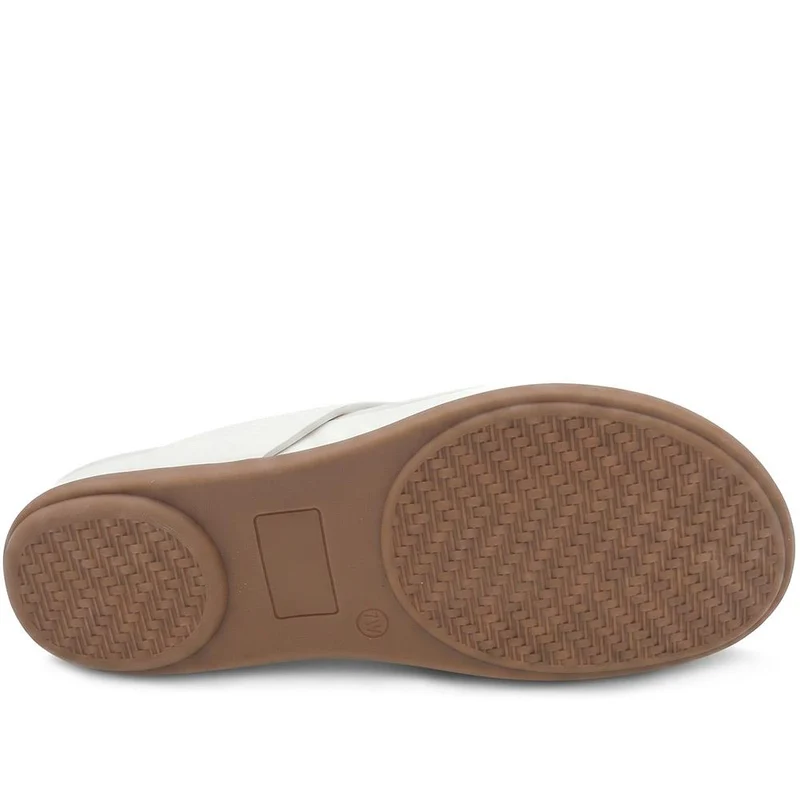 Lightweight Toe Post Sandals - BAIZH43031 / 328 984 - White
