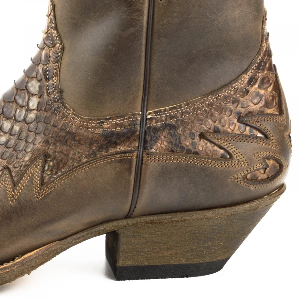 Handgefertigte Herren-Cowboystiefel oder Stiefeletten aus exotischem mattbraunem Leder 12 Texanas