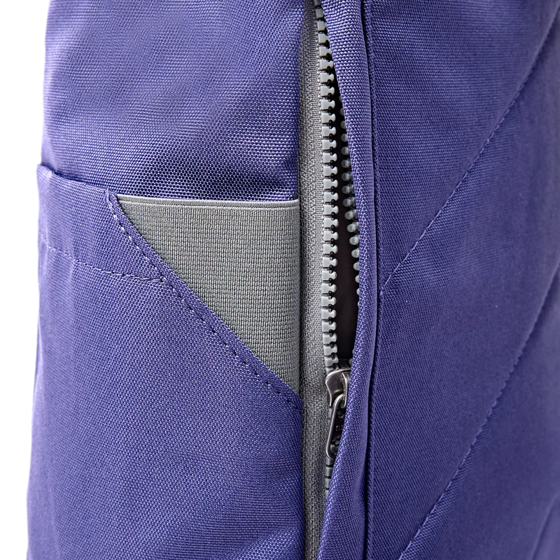 ROKA Finchley Eine große Tasche aus recyceltem Canvas von Oceana