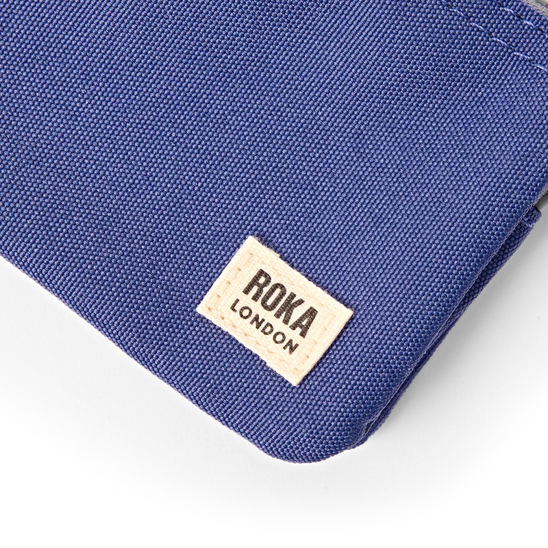 ROKA Carnaby Kleine Oceana-Geldbörse aus recyceltem Canvas