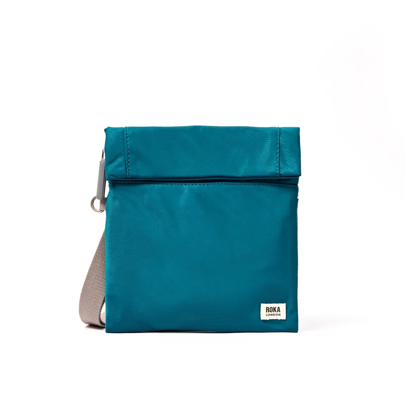 ROKA Stratford Kleine Tasche aus recyceltem Nylon | Nordsee