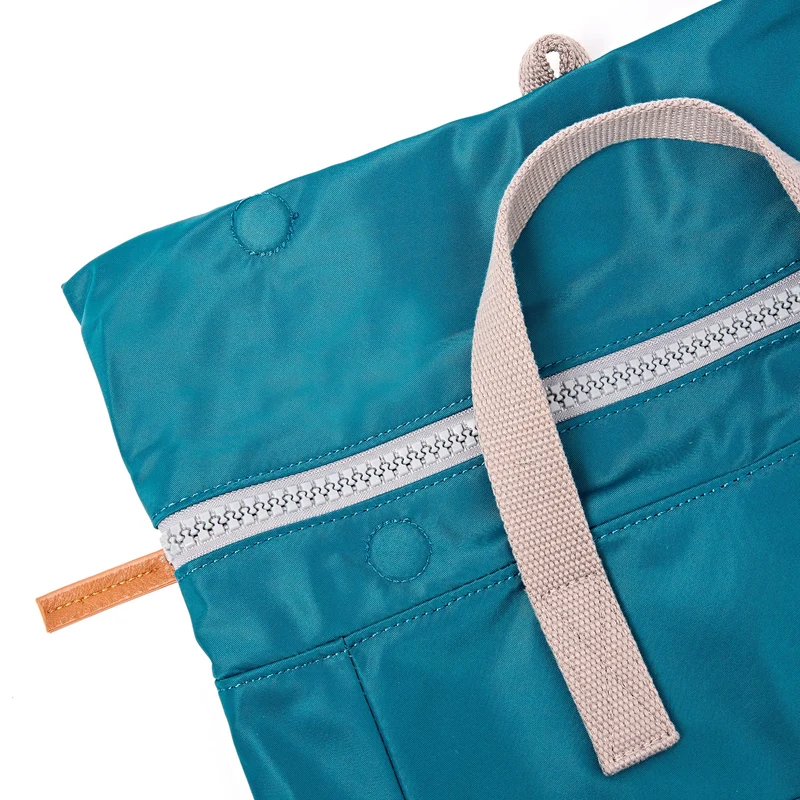 ROKA Canfield B Nordsee Kleine Tasche aus recyceltem Nylon