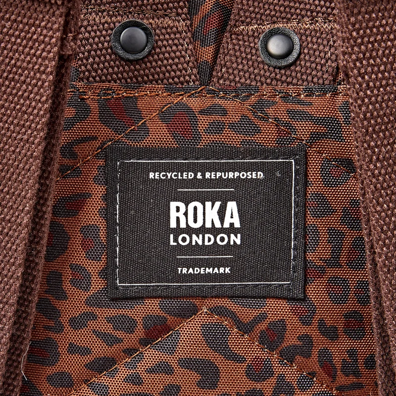 ROKA Canfield B Mini Leopard Kleine Tasche aus recyceltem Canvas