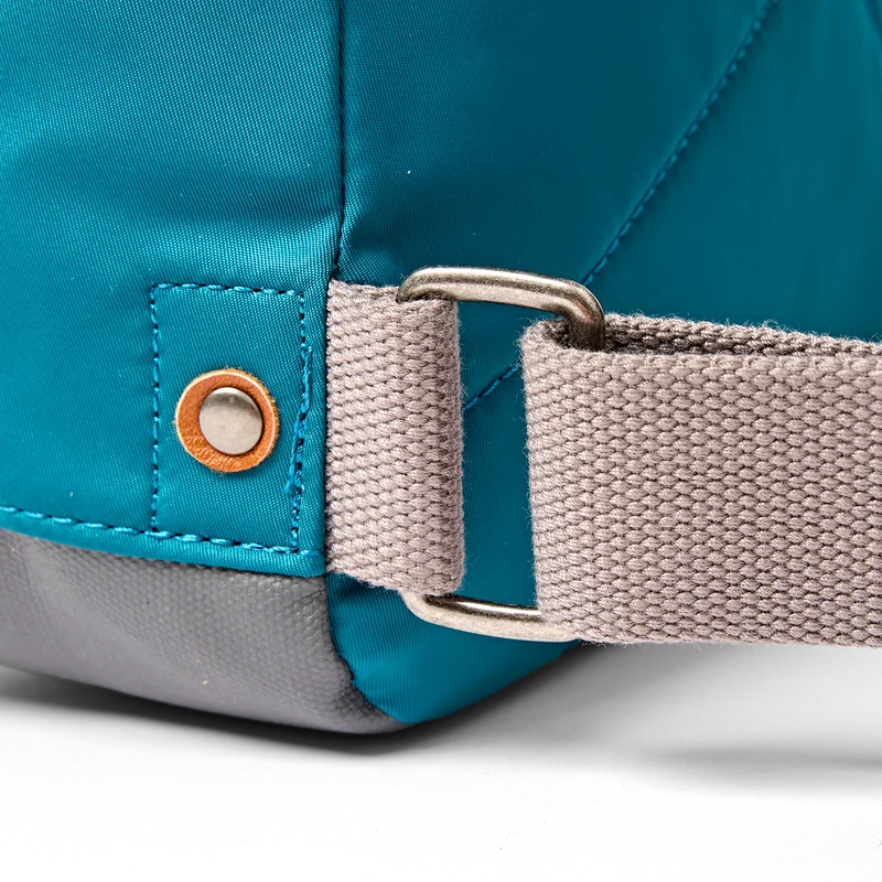 ROKA Bantry B Nordsee Kleine Tasche aus recyceltem Nylon