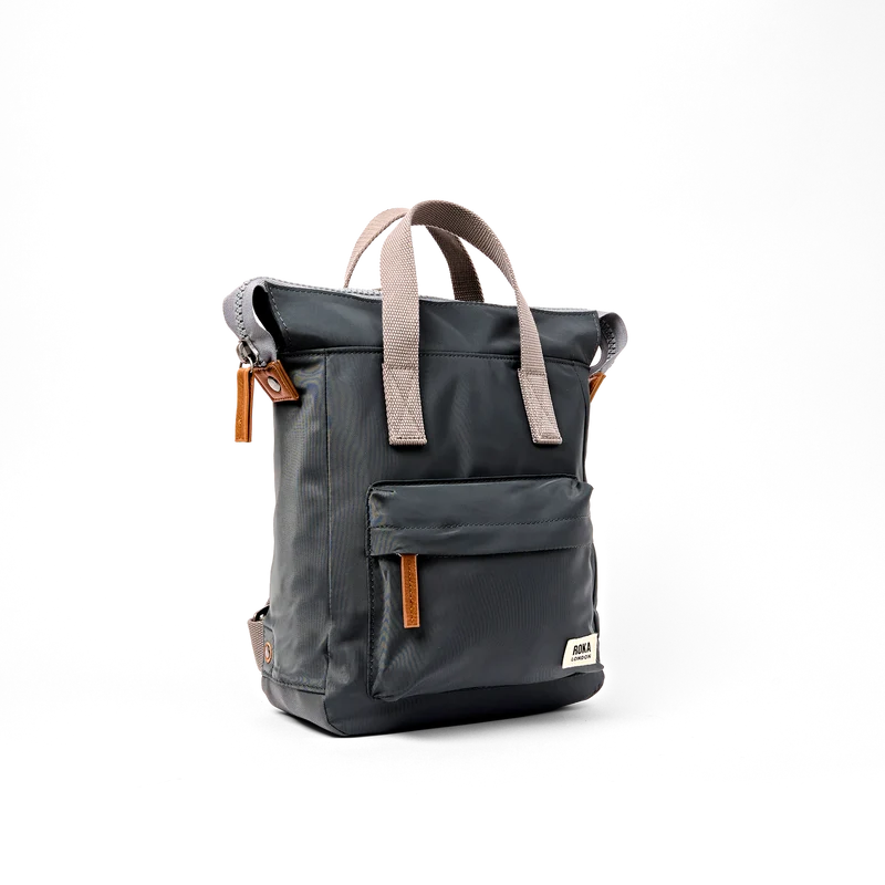 ROKA Bantry B Beluga Kleine Tasche aus recyceltem Nylon