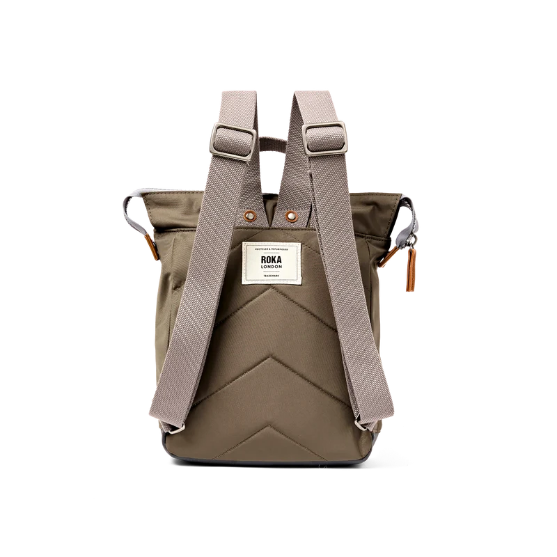 ROKA Bantry Kleine Tasche aus recyceltem Nylon, olivgrün
