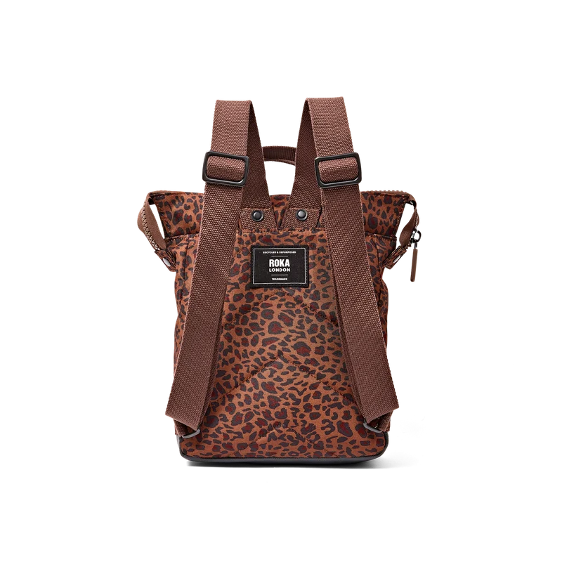 ROKA Bantry B Mini Leopard Kleine Tasche aus recyceltem Canvas