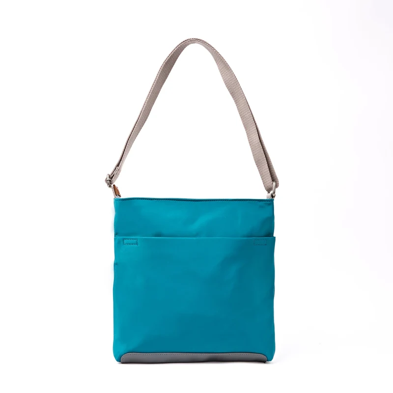 ROKA Kennington B Medium Tasche aus recyceltem Nylon | Nordsee