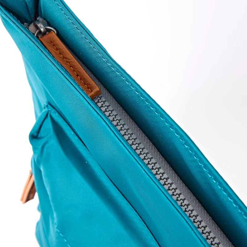 ROKA Kennington B Medium Tasche aus recyceltem Nylon | Nordsee