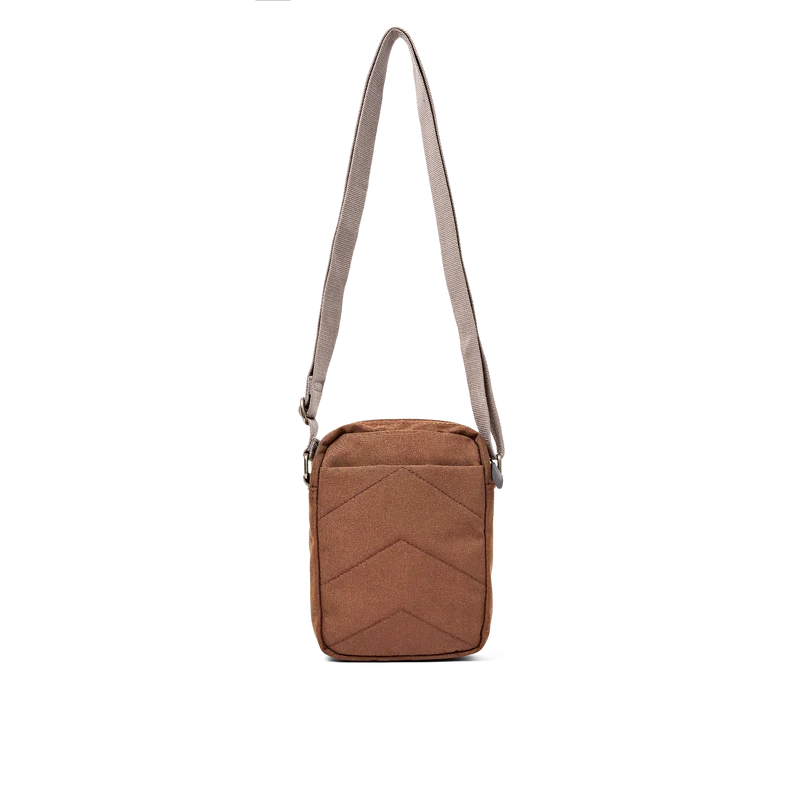 ROKA Bond Zimtfarbene Tasche aus recyceltem Canvas