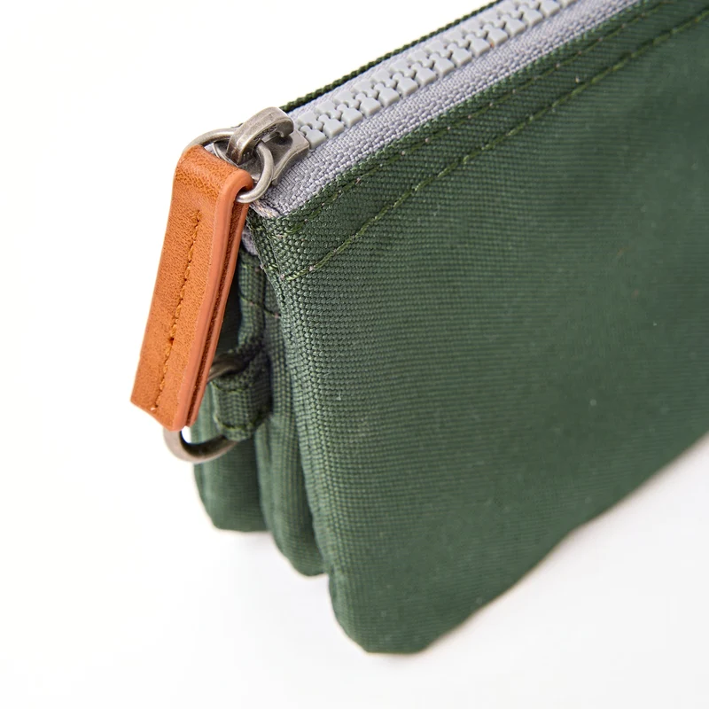 ROKA Carnaby Kleine Geldbörse aus recyceltem Canvas mit Gewittermotiv
