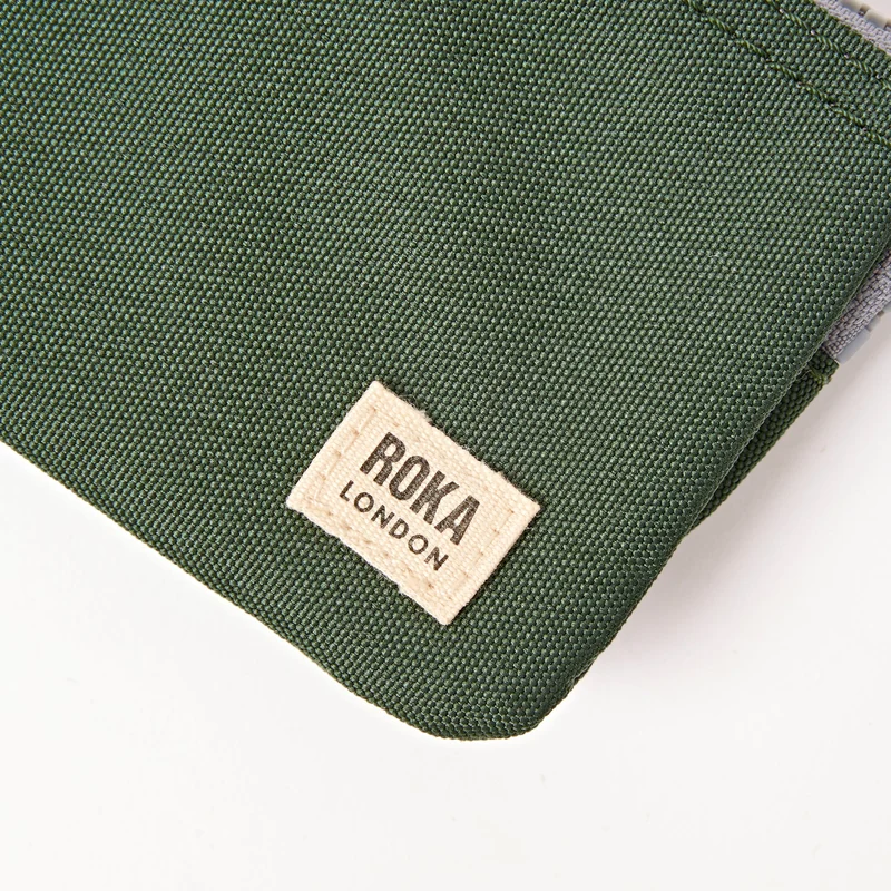 ROKA Carnaby Kleine Geldbörse aus recyceltem Canvas mit Gewittermotiv