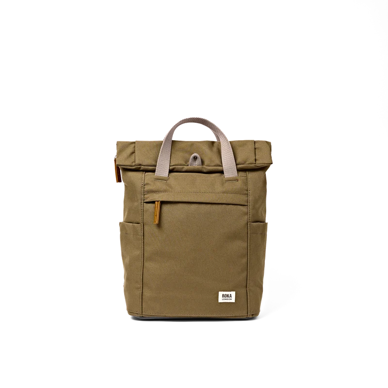 ROKA Finchley Eine kleine Tasche aus recyceltem Segeltuch mit dem Aufdruck „Sea Spray“
