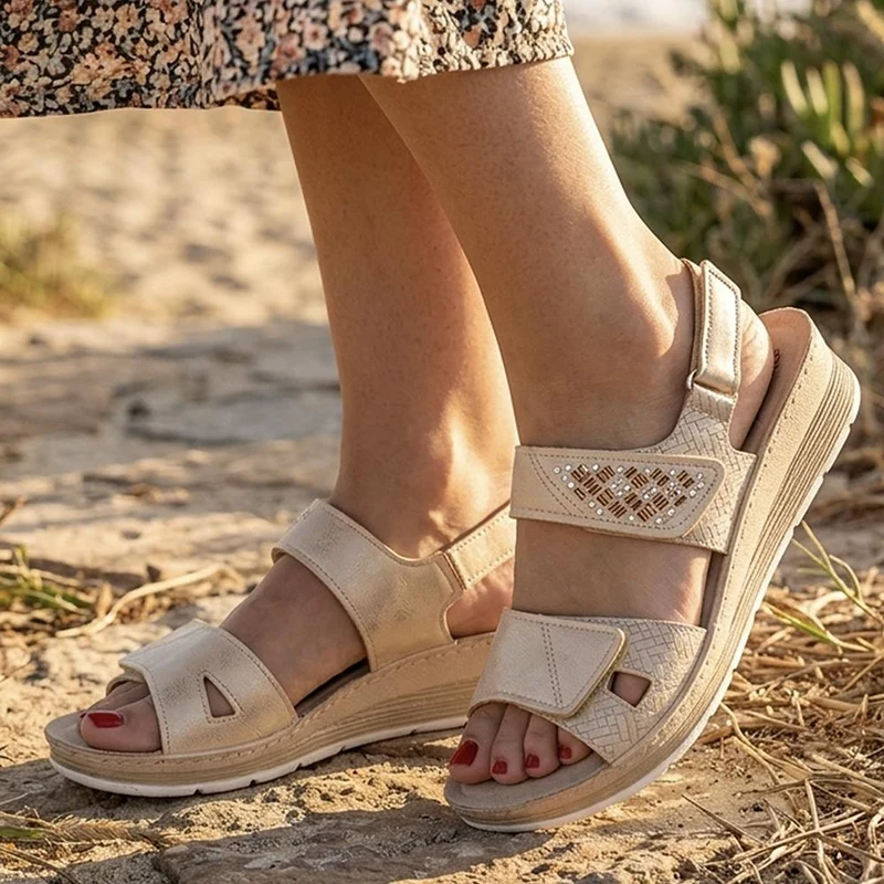 Inblu Triple Touch Fasten Wedge Heel Sandals - INB43063 / 330 713 - Beige