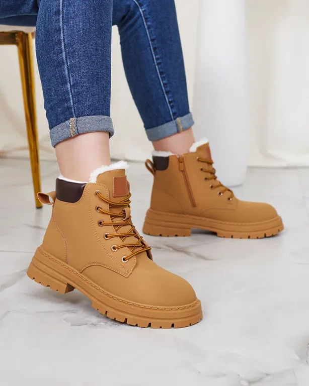 Alosia – Stiefeletten mit Schnürung Und Klobiger Sohle