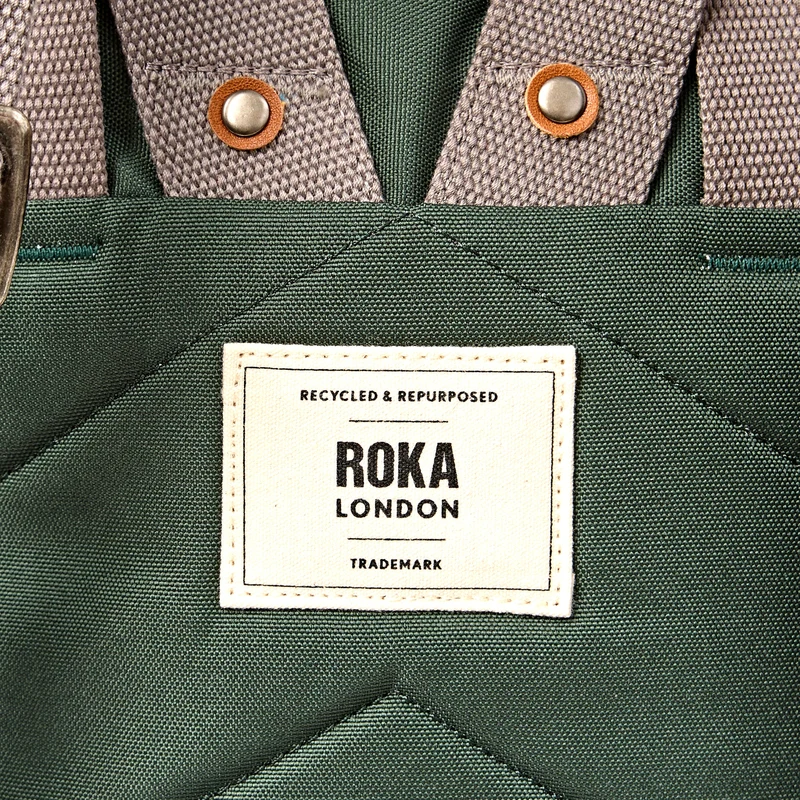 ROKA Finchley Kleine Tasche aus recyceltem Canvas für Gewitter