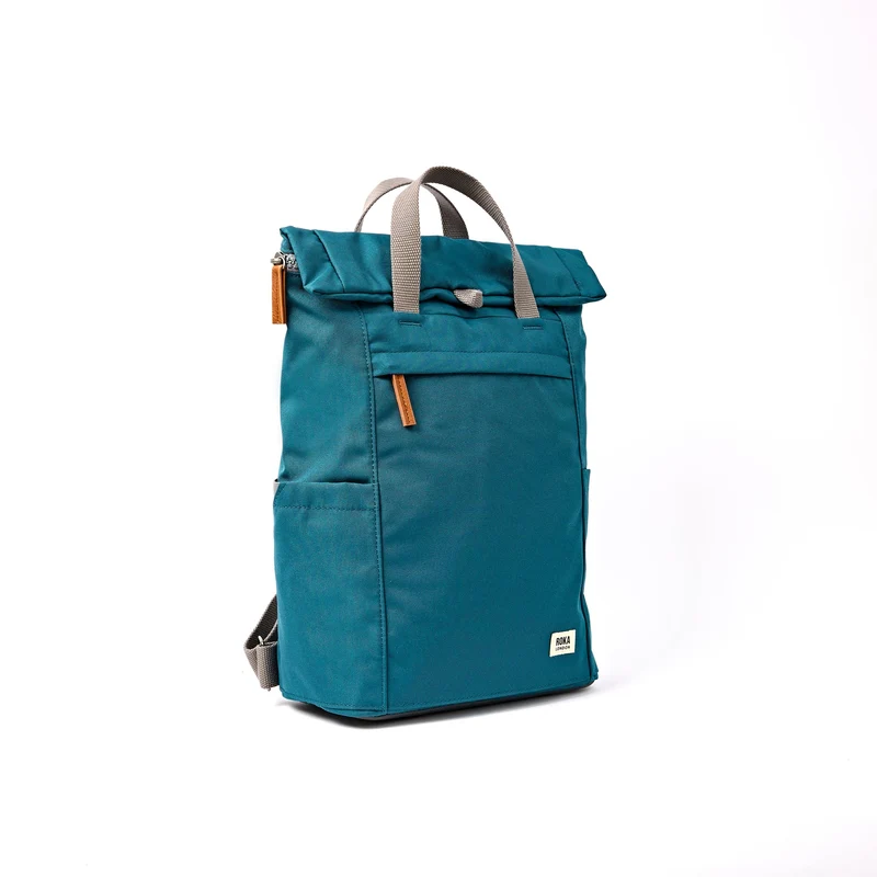 ROKA Finchley Eine mittelgroße Tasche aus recyceltem Canvas in tiefem Türkis