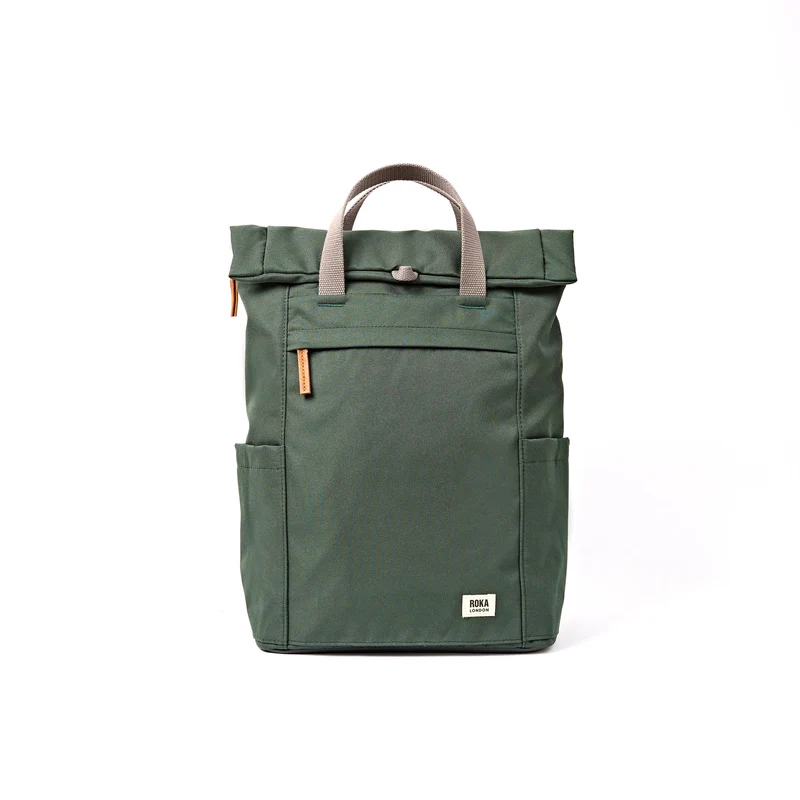 ROKA Finchley Eine mittelgroße Tasche aus recyceltem Canvas mit dem Aufdruck „Gewitter“.