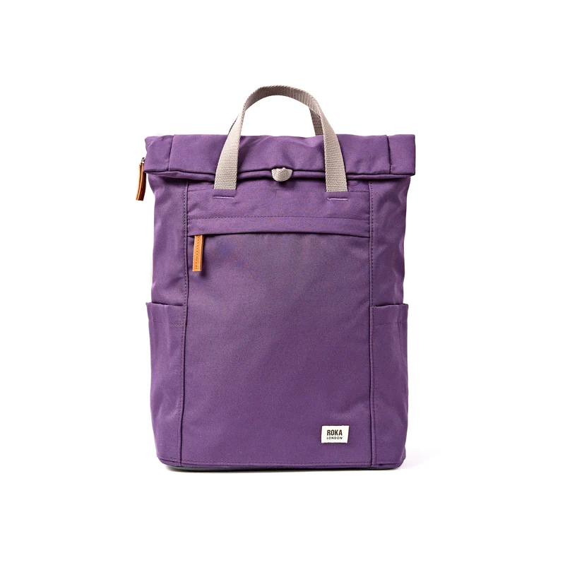 ROKA Finchley Eine große Tasche aus recyceltem Canvas in der Farbe Deep Grape.