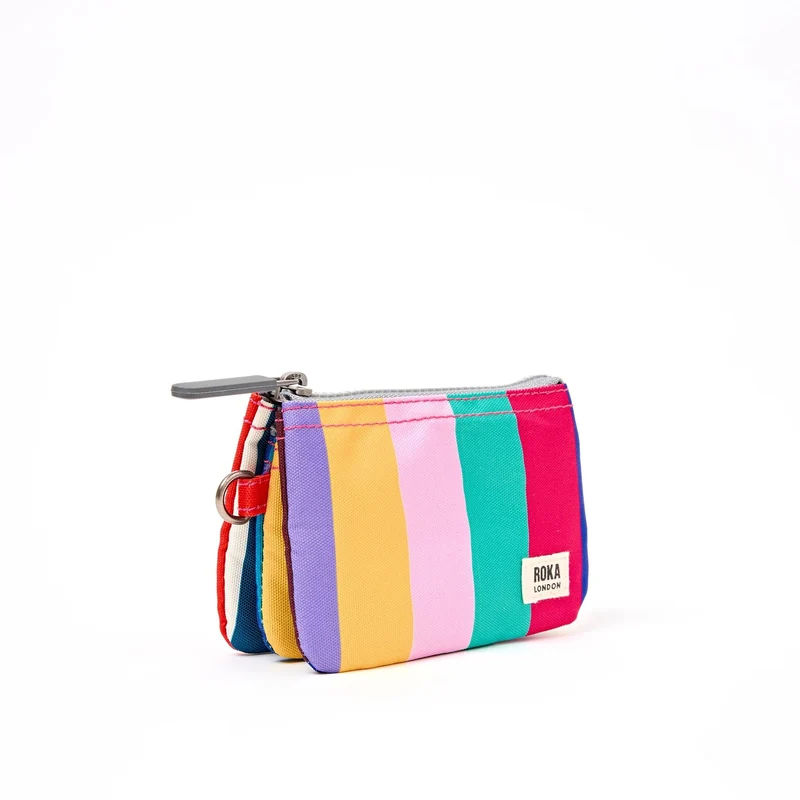 ROKA Carnaby Kleine Handtasche aus recyceltem Canvas mit breiten, mehrfarbigen Streifen