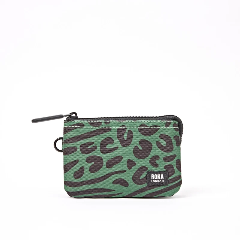 ROKA Carnaby Kleine Handtasche aus recyceltem Canvas mit Tiermotiv und Artischockenmotiv