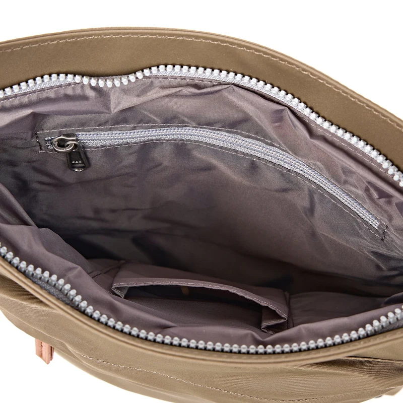 ROKA Kennington Mittelgroße Tasche aus recyceltem Nylon | Armee