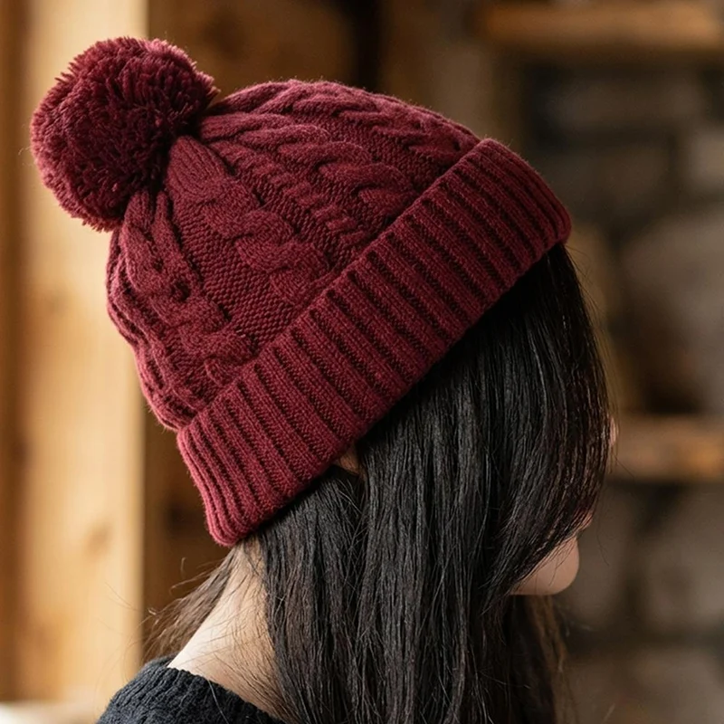 Warm Knitted Winter Bobble Hat - SISK44001 / 329 898 - Cherry