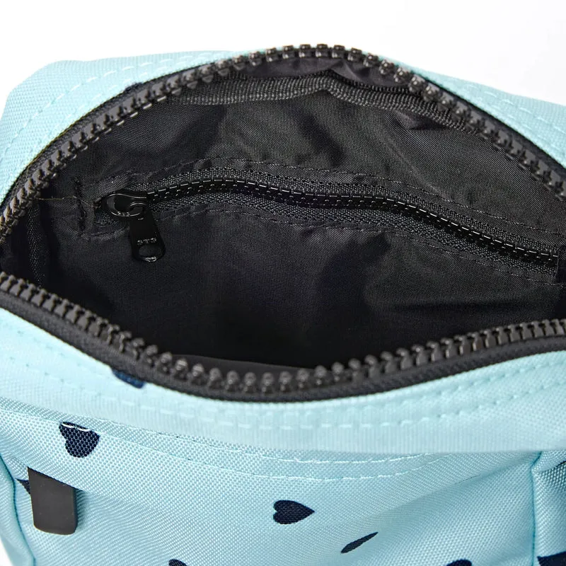 ROKA Bond Tasche aus recyceltem Canvas mit Herzmuster