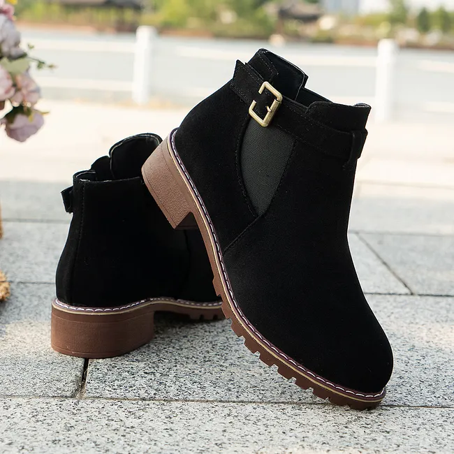 Fakina – Stiefeletten Mit Zierschnalle