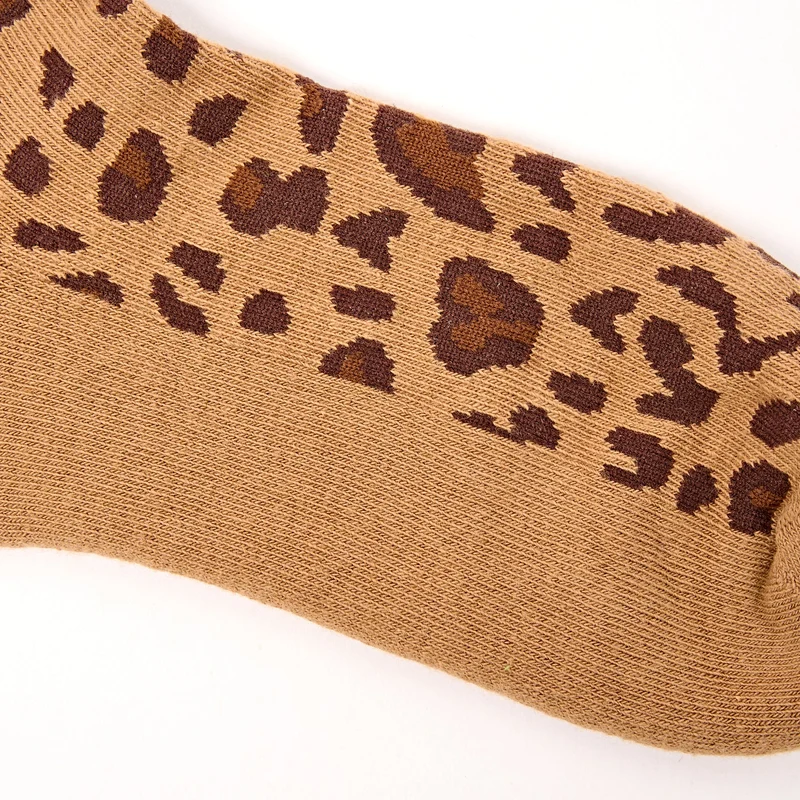 ROKA Wembley Bio-Baumwoll-Crop-Socken | Savannah Leopard Sand