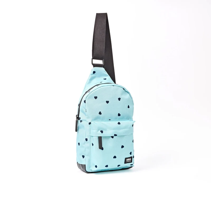 ROKA Willesden Große Tasche aus recyceltem Canvas mit Herzmuster