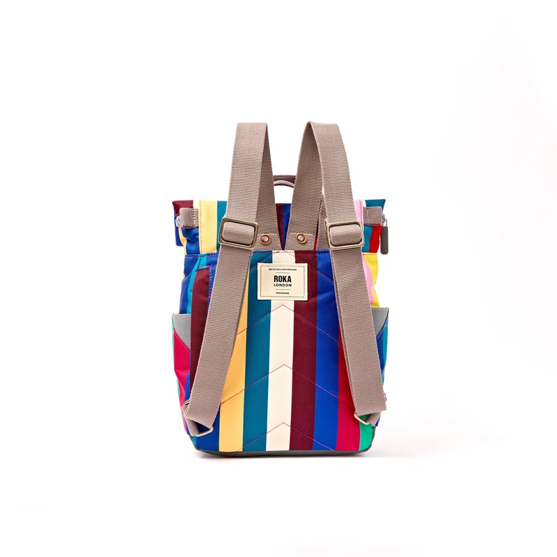 ROKA Canfield Kleine Tasche aus recyceltem Canvas mit breiten, mehrfarbigen Streifen von B