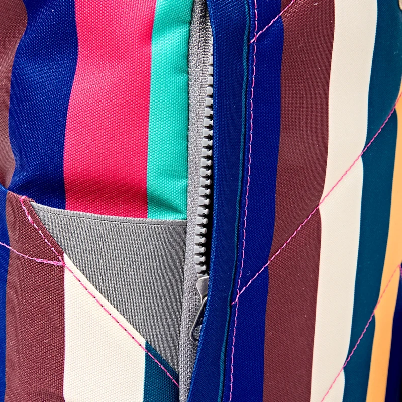 ROKA Canfield Kleine Tasche aus recyceltem Canvas mit breiten, mehrfarbigen Streifen von B