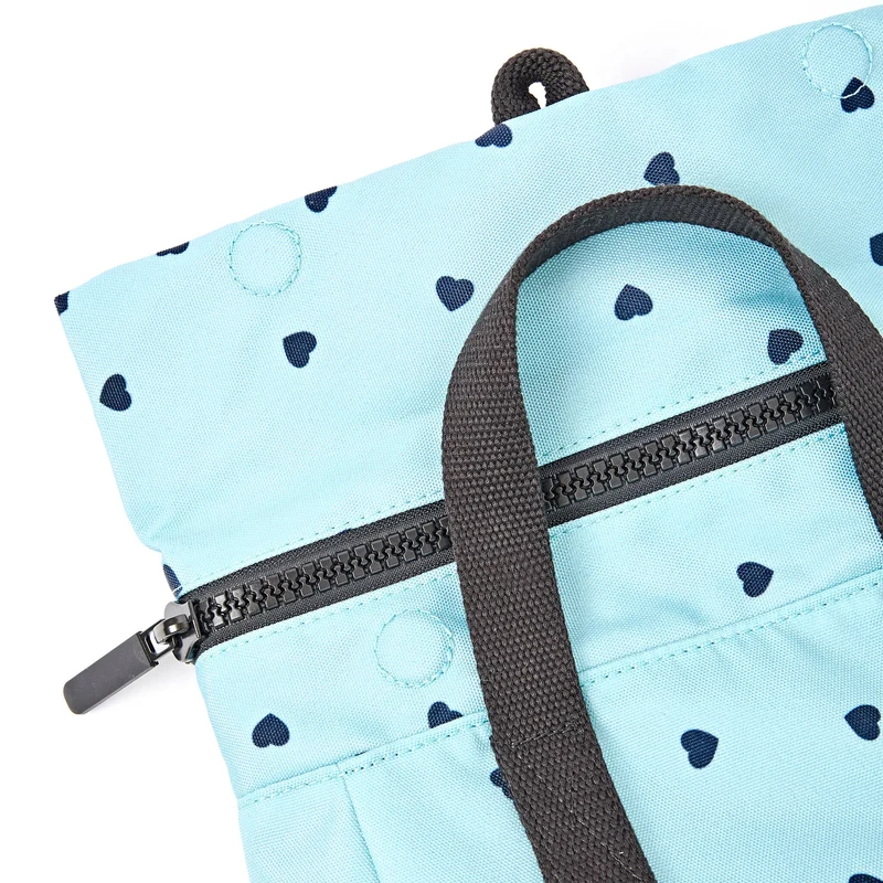 ROKA Canfield Kleine Tasche aus recyceltem Canvas mit Herzmuster