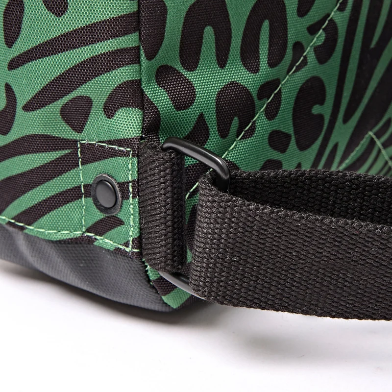 ROKA Bantry B Gemischte Tiere Artischocke Kleine recycelte Canvas-Tasche