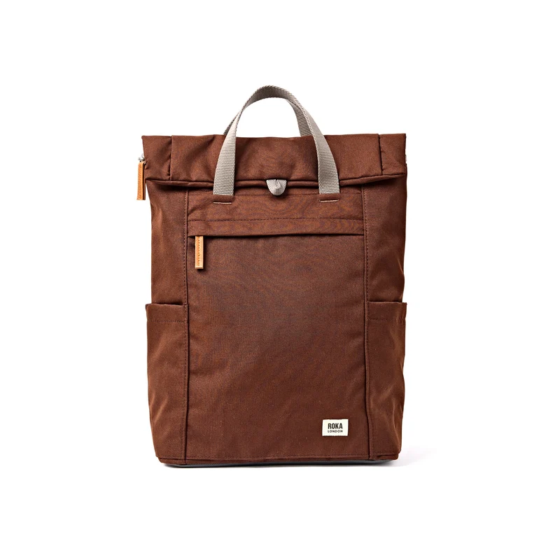 ROKA Finchley Eine große Tasche aus recyceltem Canvas in Schokoladenbraun