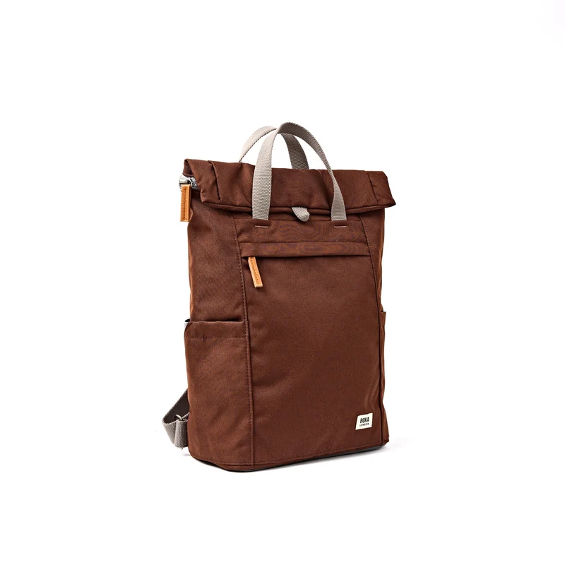 ROKA Finchley Eine mittelgroße Tasche aus recyceltem Canvas in Schokoladenbraun