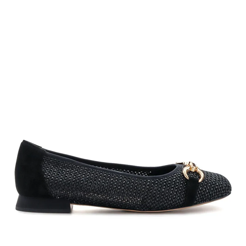Leather Buckle-Detailed Pumps - CAPRI41500 / 327 055 - Black