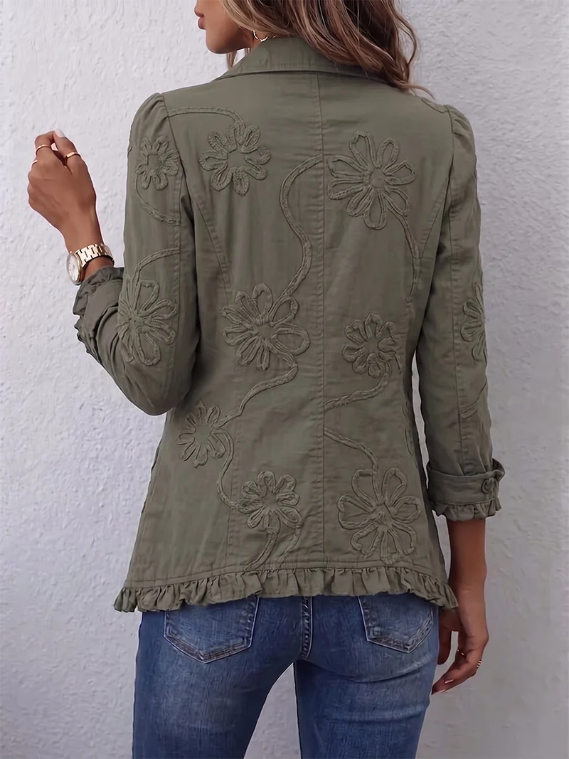 Eloria – Jacke mit Knopfleiste und Rüschen am Saum, mit Blumenstickerei