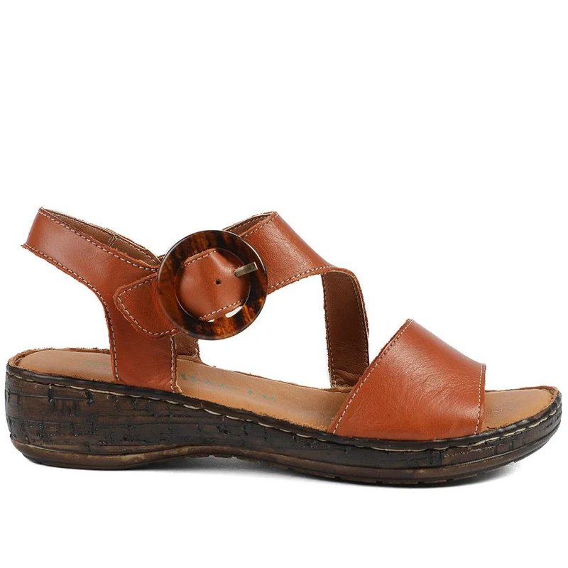 Wide Fit Leather Sandals With Buckle Fastening - LUCK43007 / 329 406 - Tan