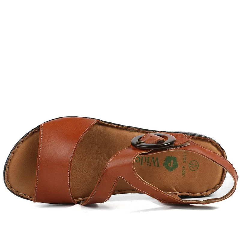 Wide Fit Leather Sandals With Buckle Fastening - LUCK43007 / 329 406 - Tan