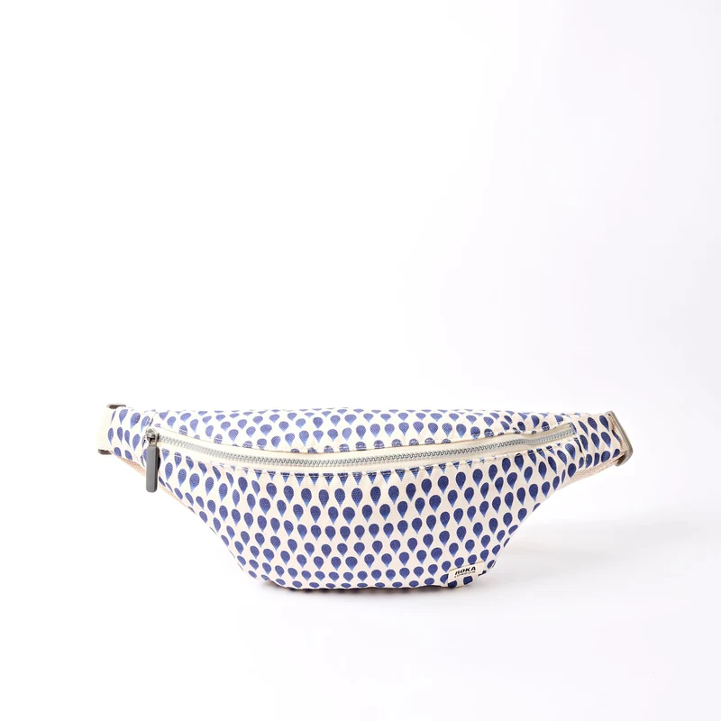 ROKA Mill Hill Crossbody-Tasche aus Baumwoll-Canvas | Denim Rain Indigo
