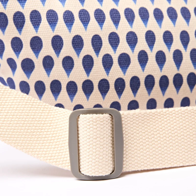 ROKA Mill Hill Crossbody-Tasche aus Baumwoll-Canvas | Denim Rain Indigo