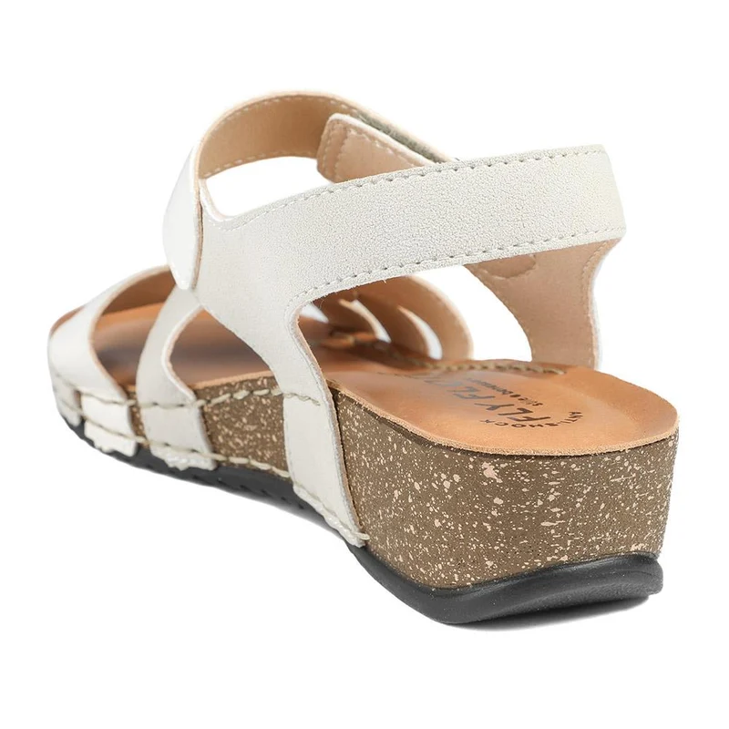 Fly Flot Patent Touch Fasten Sandals - FLY43008 / 328 655 - Off White