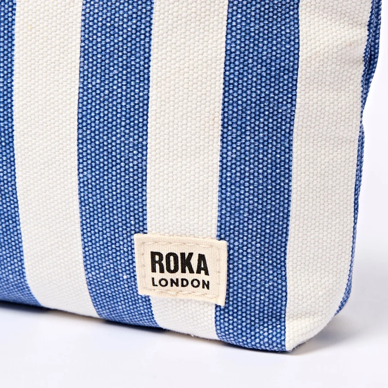 ROKA Maida Vale Baumwoll-Canvas-Beutel, mittelgroß | Denim-Streifen