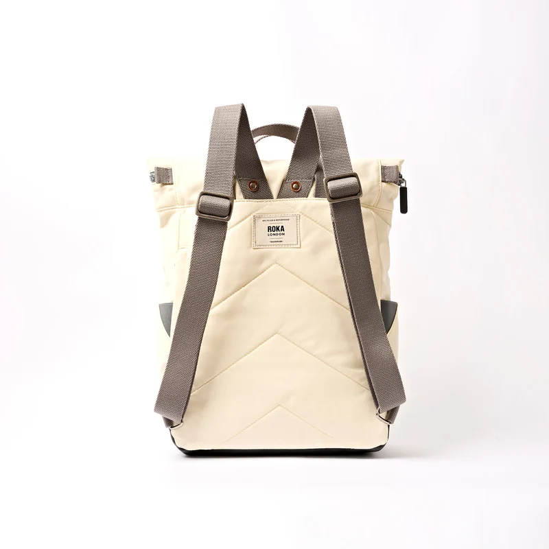 ROKA Camden J Rucksack aus recyceltem Nylon mit Wachspapierstreifen, mittelgroß